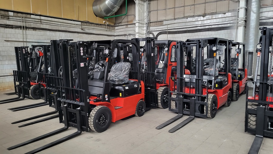 Тест-драйв складской техники на нашем складе в Долгопрудном