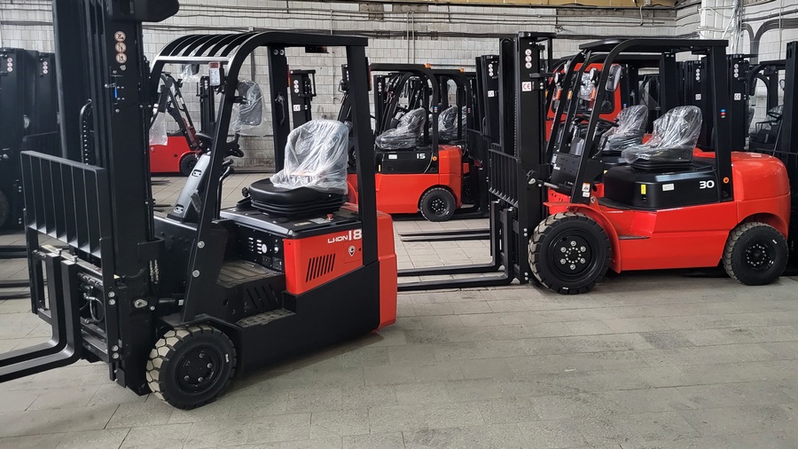 Тест-драйв складской техники на нашем складе в Долгопрудном